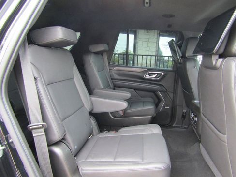 Used 2021 Chevrolet Tahoe Z71 w/ Z71 Off-Road Package AWD/4WD image 13