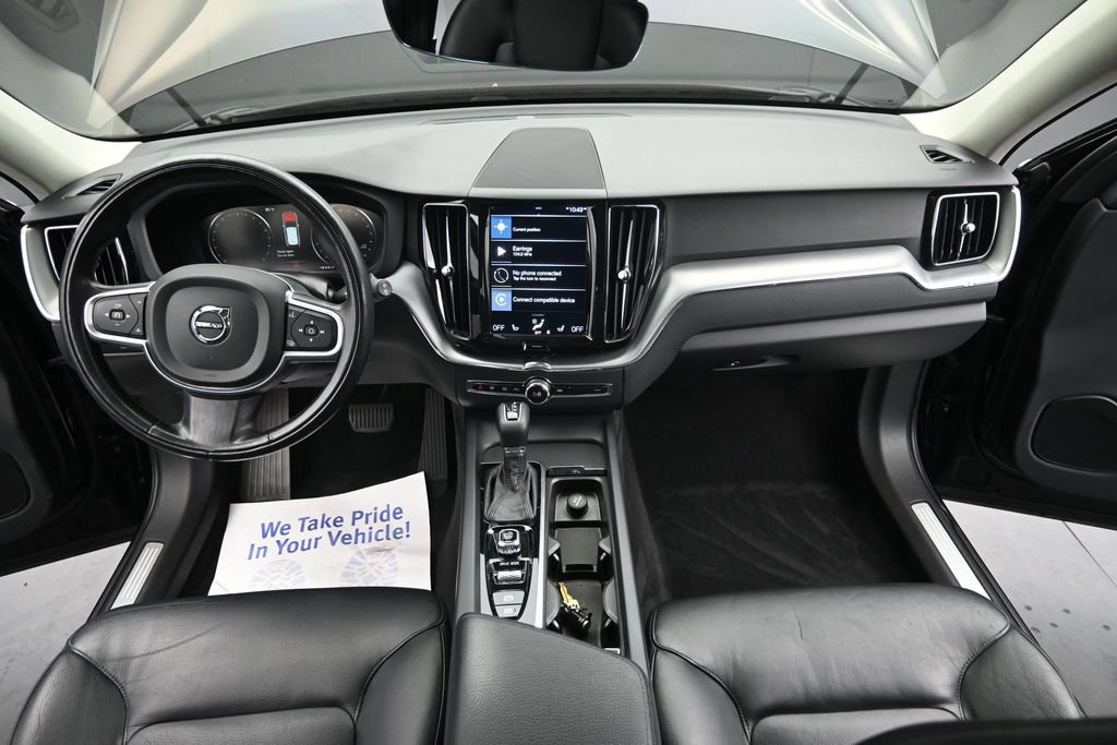 Used 2018 Volvo XC60 T6 Momentum w/ Convenience Package AWD/4WD image 12