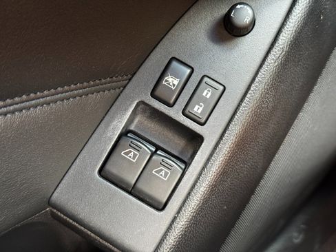 Used 2012 INFINITI G37 Sport image 17