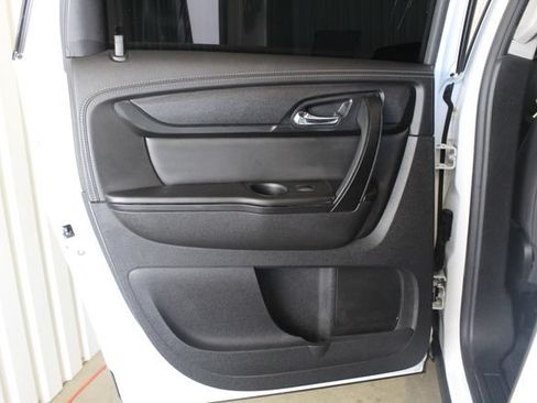 Used 2017 Chevrolet Traverse LT FWD image 17