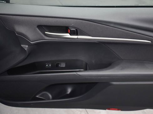 Used 2025 Toyota Camry LE image 32