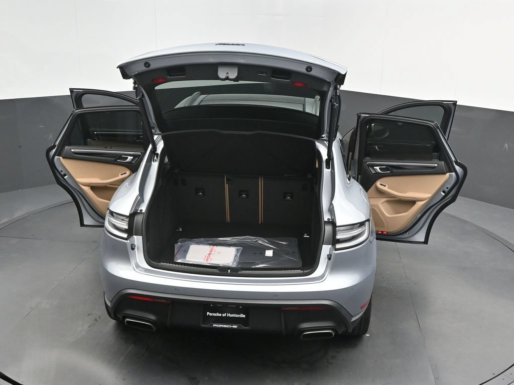 New 2026 Porsche Macan AWD/4WD image 44