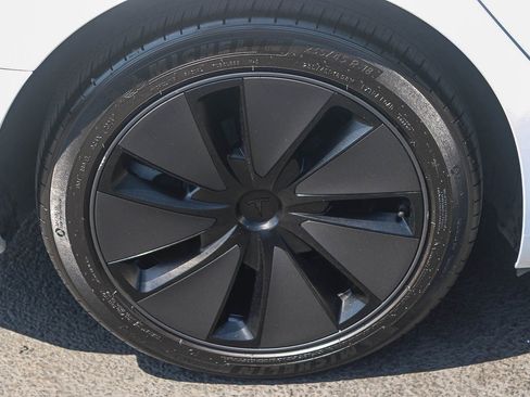 Used 2025 Tesla Model 3 Long Range RWD image 12