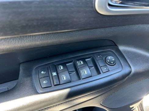 Used 2015 Jeep Grand Cherokee Altitude image 24