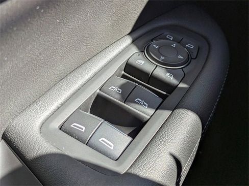 New 2025 Cadillac XT6 Luxury image 24