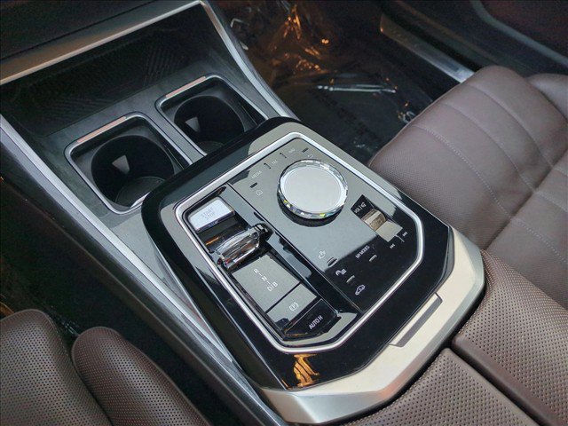 Certified 2023 BMW i7 xDrive60 AWD/4WD image 12