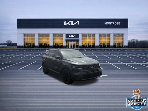 Used 2022 Kia Sorento S w/ Panoramic Sunroof Package AWD/4WD image 3