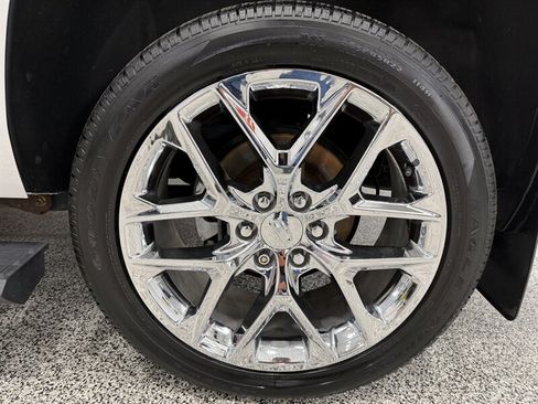 Used 2017 Cadillac Escalade Premium Luxury w/ LPO, Radiant Package AWD/4WD image 26