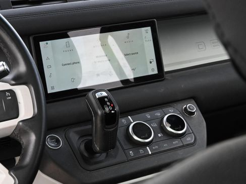 Used 2022 Land Rover Defender 110 X-Dynamic SE image 20