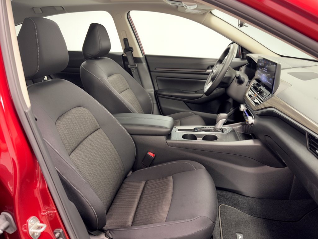 Used 2025 Nissan Altima 2.5 SV w/ SV Special Edition Package FWD image 30