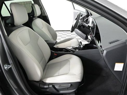 New 2025 Kia Niro EX Touring image 12