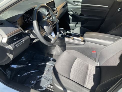 Used 2025 Nissan Altima 2.5 SV AWD/4WD image 19