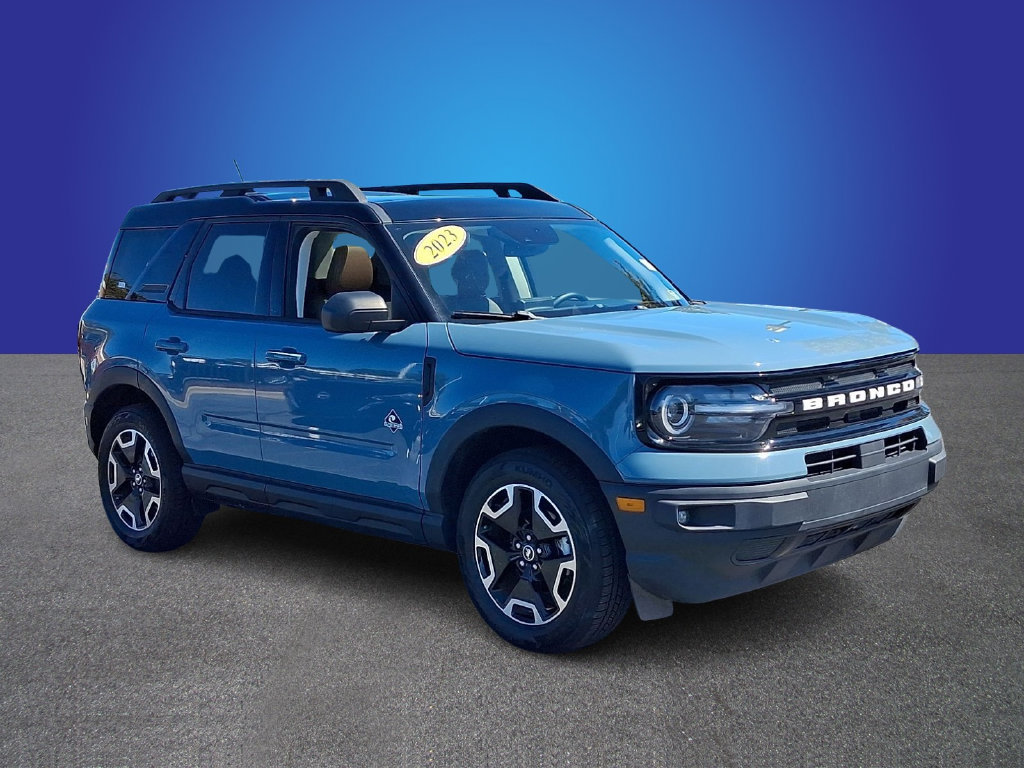Used 2023 Ford Bronco Sport Outer Banks w/ Tech Package AWD/4WD image 3