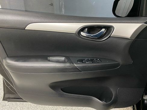 Used 2017 Nissan Sentra S image 9
