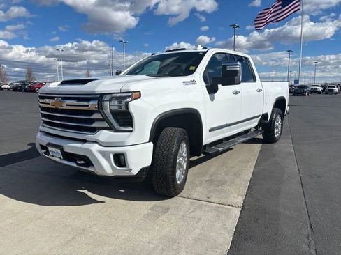 Certified 2024 Chevrolet Silverado 3500 High Country w/ Technology Package AWD/4WD image 7