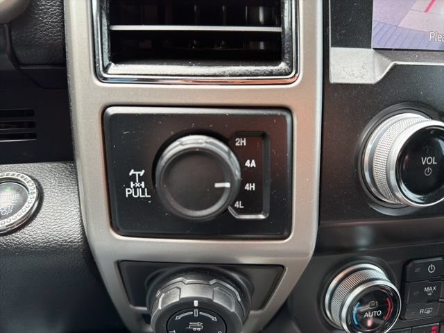 Used 2020 Ford F150 Lariat w/ Equipment Group 502A Luxury AWD/4WD image 25