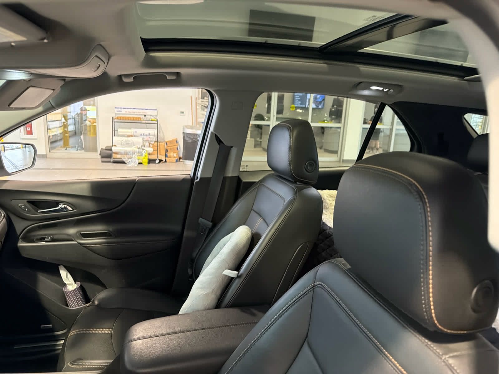 Used 2022 Chevrolet Equinox Premier AWD/4WD image 7