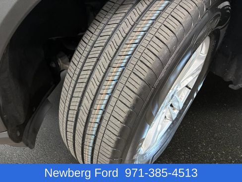 Used 2021 Ford Explorer XLT RWD image 32