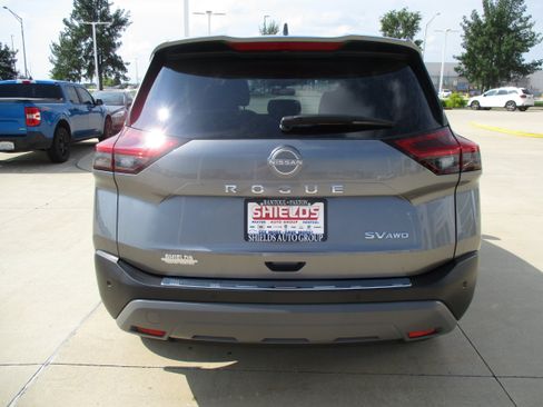 Used 2023 Nissan Rogue SV AWD/4WD image 5