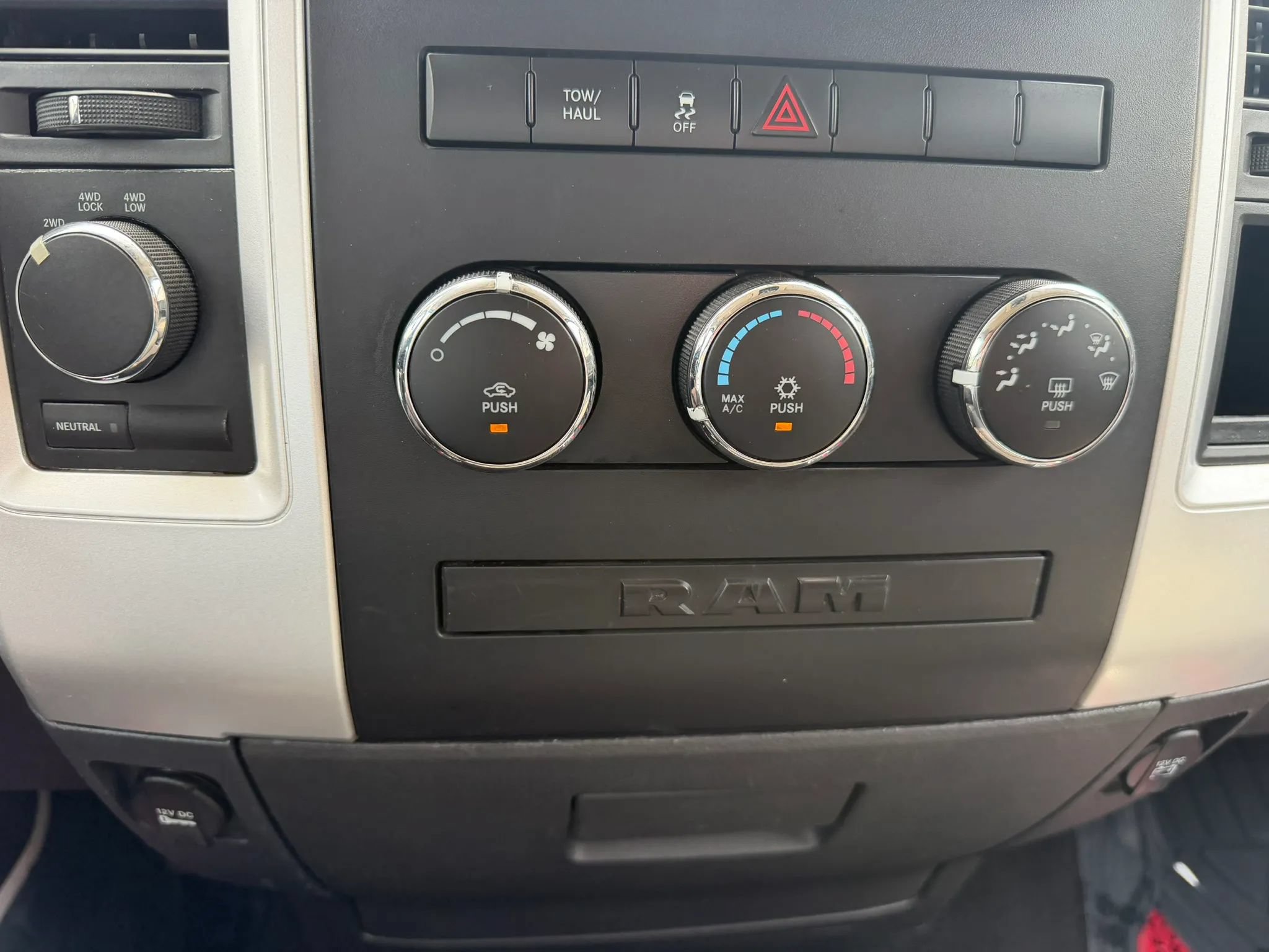 Used 2012 RAM 1500 Classic SLT AWD/4WD image 28