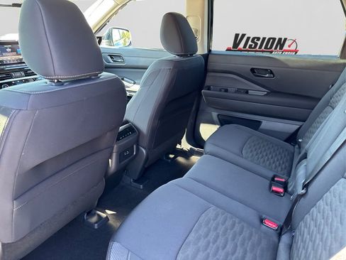 New 2025 Nissan Pathfinder SV w/ Black Appearance Package image 10