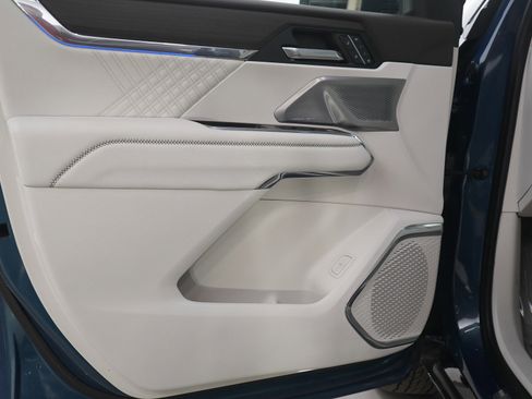 Used 2024 GMC Acadia Denali w/ Super Cruise Package image 22