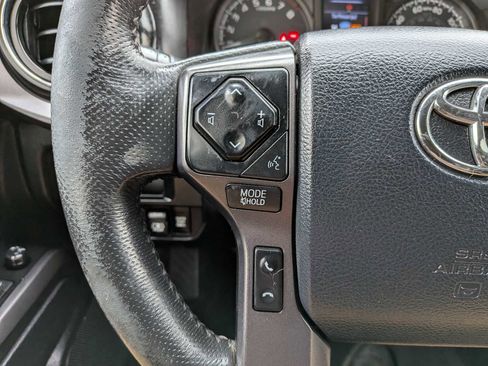 Used 2017 Toyota Tacoma TRD Off-Road w/ Tow Package image 20