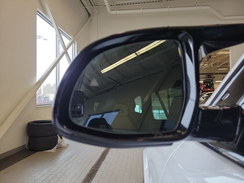 Used 2021 BMW X5 M w/ Competition Package image 10