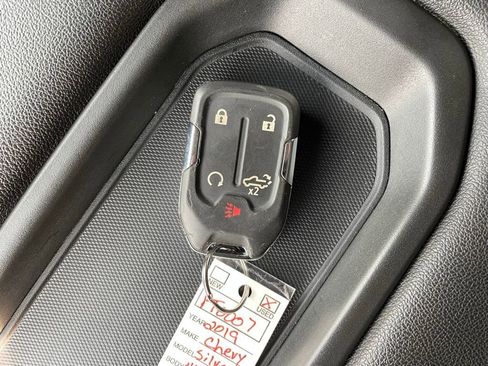 Used 2019 Chevrolet Silverado 1500 RST image 22