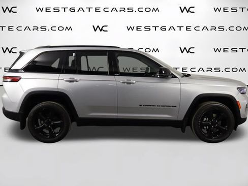 Used 2023 Jeep Grand Cherokee Altitude AWD/4WD image 43
