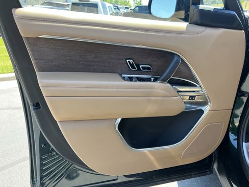 Certified 2025 Land Rover Range Rover Long Wheelbase SE image 13