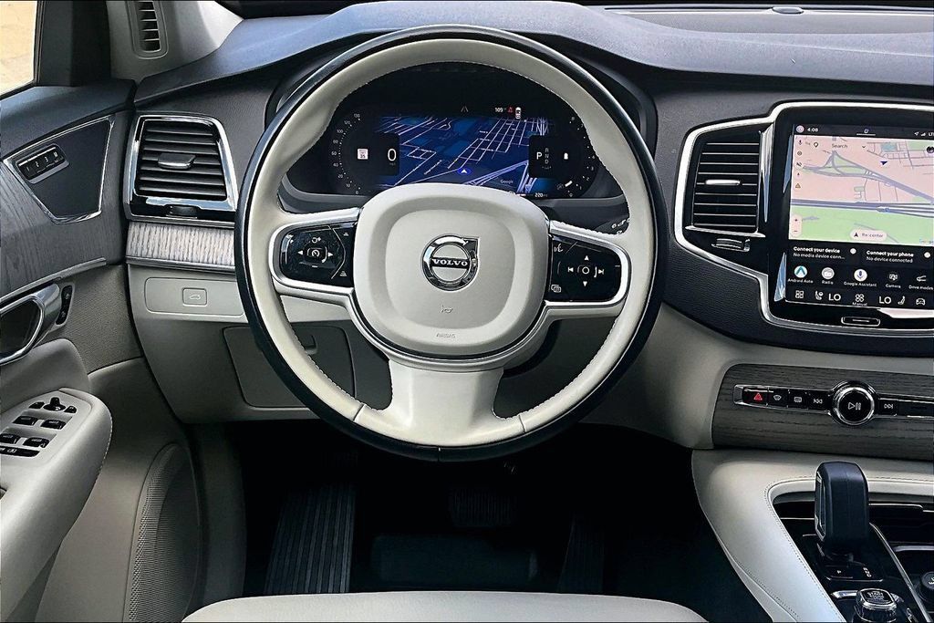 Used 2025 Volvo XC90 B6 Plus w/ Protection Package Premier AWD/4WD image 7