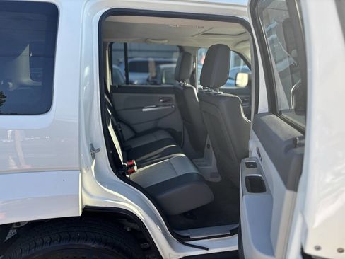 Used 2008 Jeep Liberty Limited w/ Premium Group II image 15