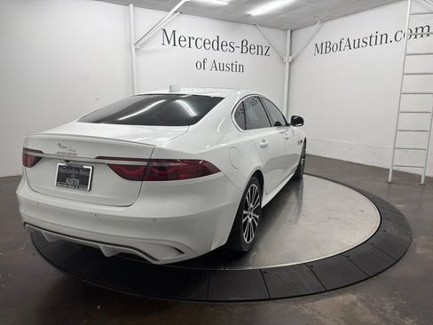 Used 2024 Jaguar XF R-Dynamic SE RWD image 7