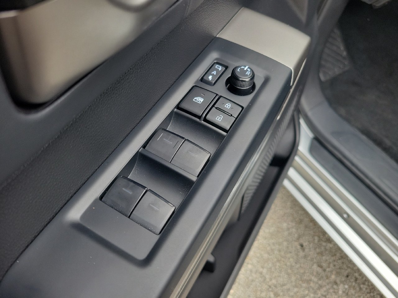 Used 2026 Toyota Tundra Platinum AWD/4WD image 14