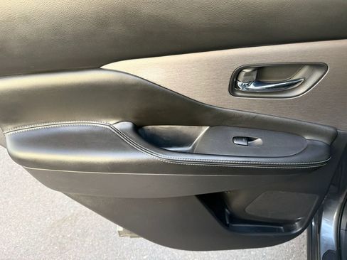 Used 2022 Nissan Murano SV AWD/4WD image 16