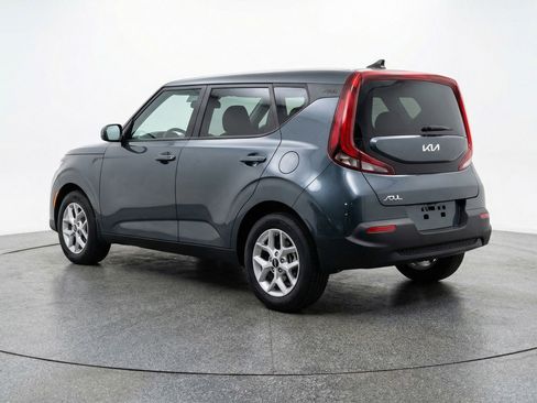 Used 2025 Kia Soul LX w/ LX Technology Package FWD image 6
