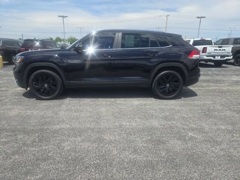 Used 2023 Volkswagen Atlas Cross Sport SE w/ Black Wheel Package AWD/4WD image 4