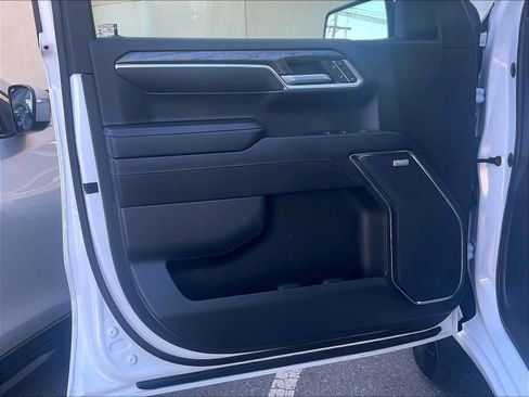 Used 2023 Chevrolet Silverado 1500 LTZ w/ LTZ Convenience Package II image 9