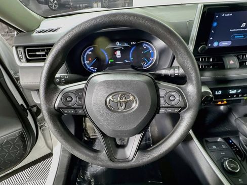 Certified 2025 Toyota RAV4 XLE AWD/4WD image 10