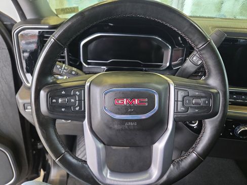 Certified 2025 GMC Sierra 1500 SLT image 28