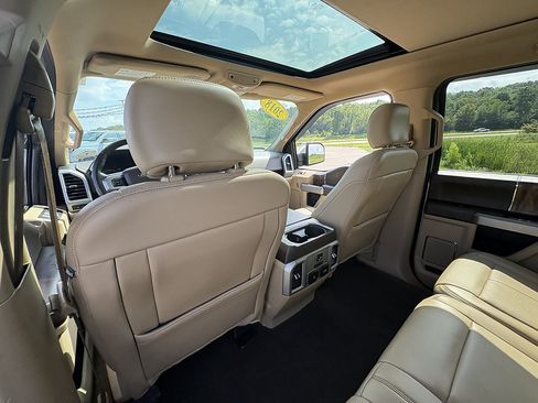 Used 2018 Ford F150 Lariat w/ Equipment Group 502A Luxury AWD/4WD image 18