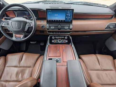 Used 2022 Lincoln Navigator Reserve AWD/4WD image 24