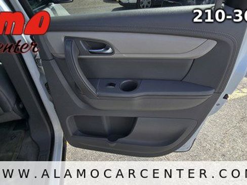 Used 2017 Chevrolet Traverse LS FWD image 23