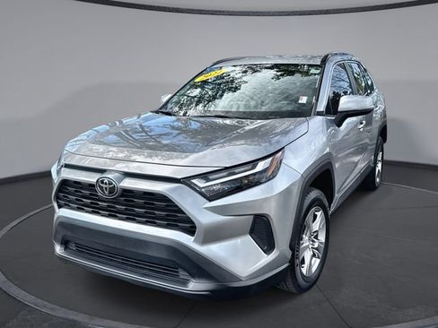 Used 2022 Toyota RAV4 XLE image 1