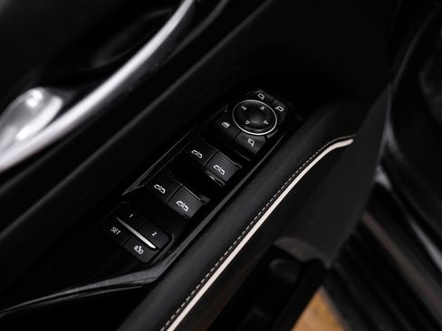 Used 2021 Cadillac Escalade ESV Premium Luxury image 47