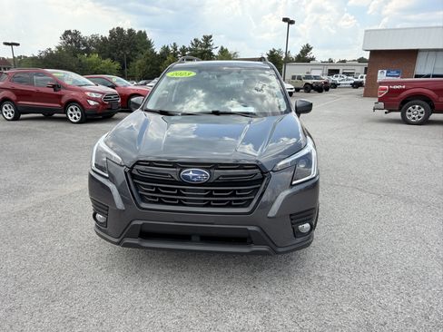 Used 2023 Subaru Forester Premium AWD/4WD image 2