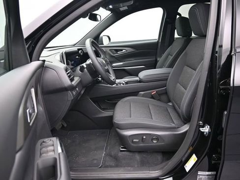 New 2025 Chevrolet Traverse LT w/ LPO, Floor Liner Package image 38