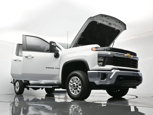 Certified 2025 Chevrolet Silverado 2500 LT w/ Convenience Package image 52