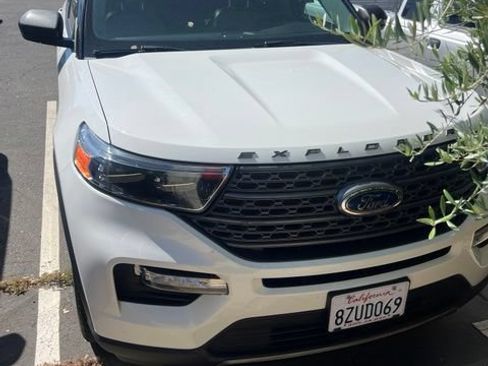 Used 2021 Ford Explorer XLT w/ Equipment Group 202A AWD/4WD image 3